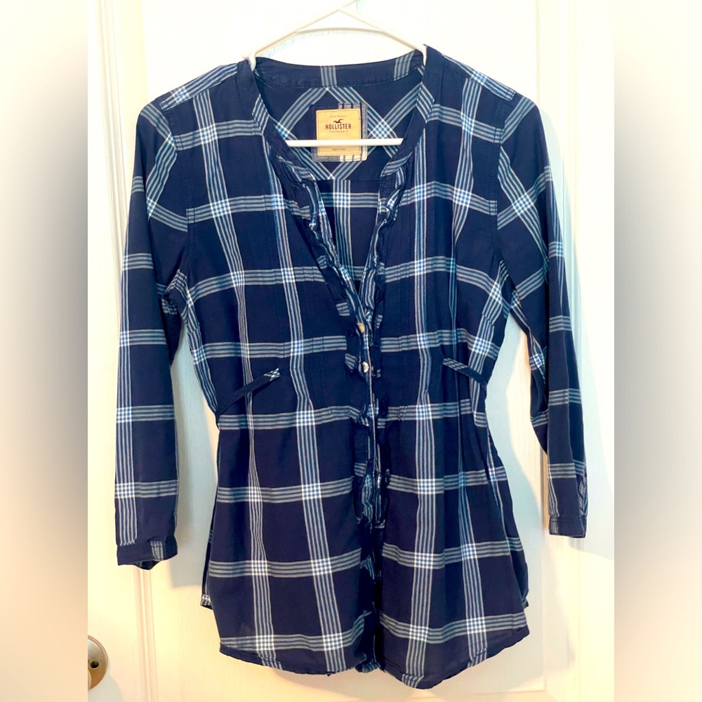 ⭐️HP⭐️ Hollister Plaid Button Down Size M